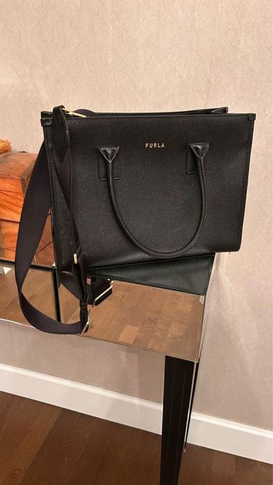 Сумка Furla почти не пользовалась , кожа