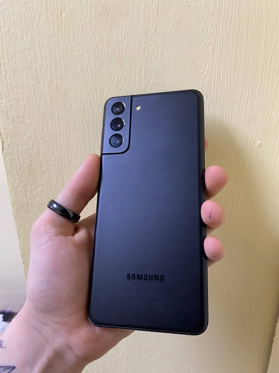 Samsung galaxy S21+ в идеальном состоянии