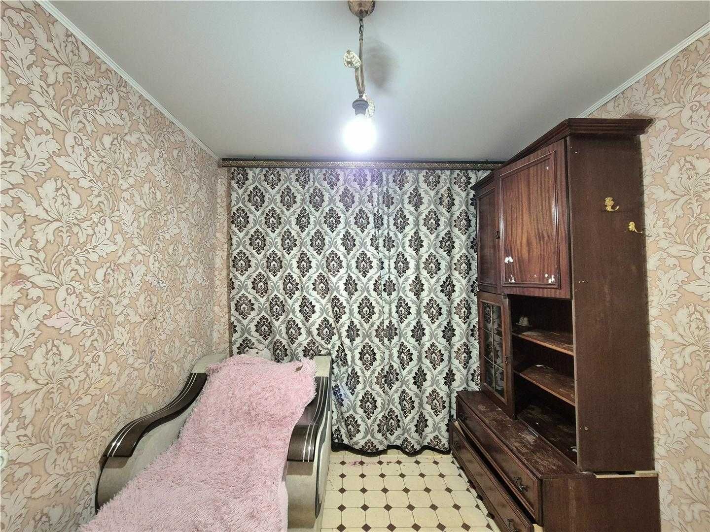 Продам 3 комн квартиру на 6 мкр в блочном доме 19674 г.п.