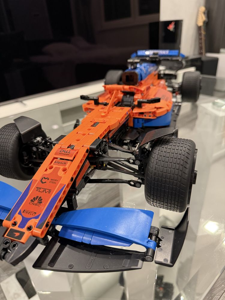 Продавам Конструктор McLaren F1 тип ЛЕГО Technic (1432 части)
