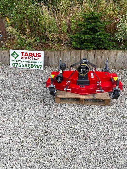 Tractoare compacte si atasamente agricole