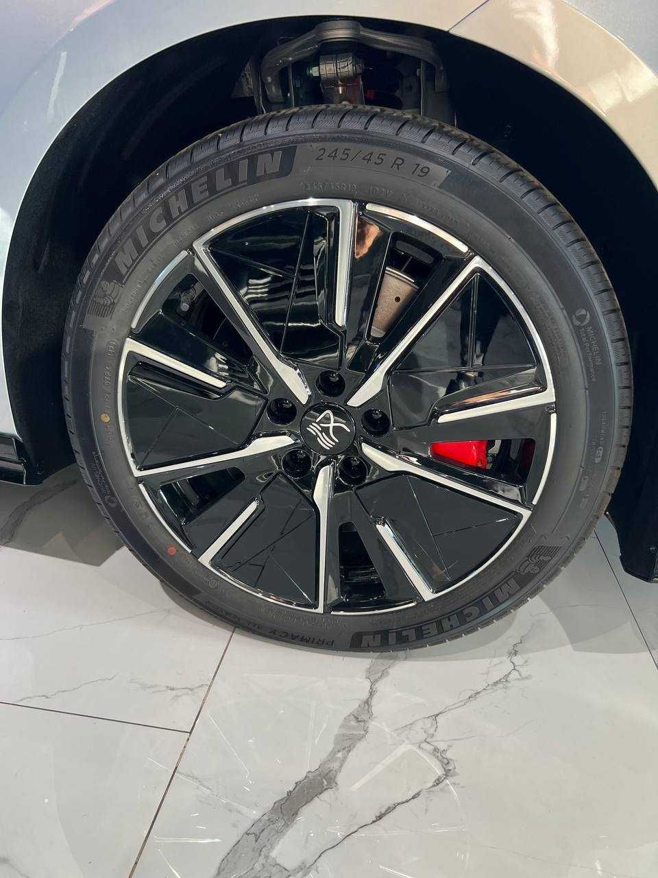 BYD Han L 1-pozitsiya 1 yil kafolat bilan SOTUVDA Tayyor