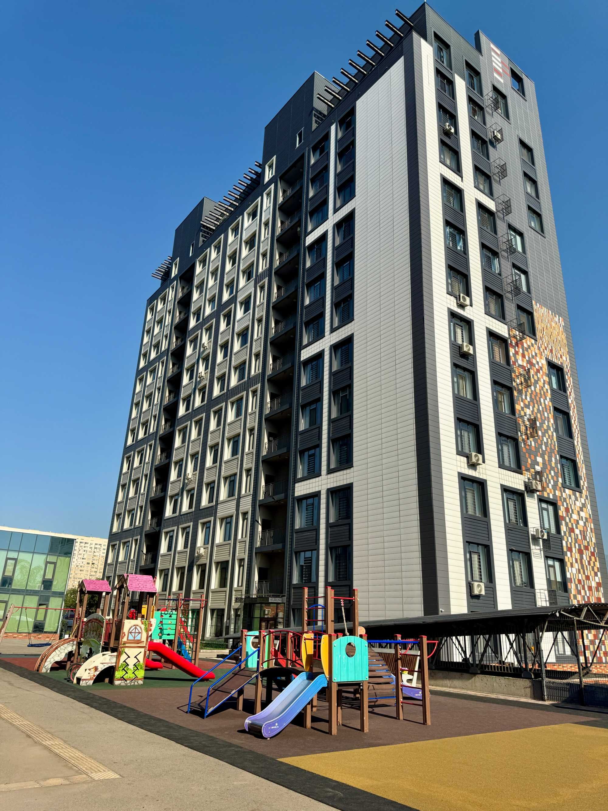 2-комнатная, свежий ремонт, 49 м², ЖК Varlamova, метро 5 мин!