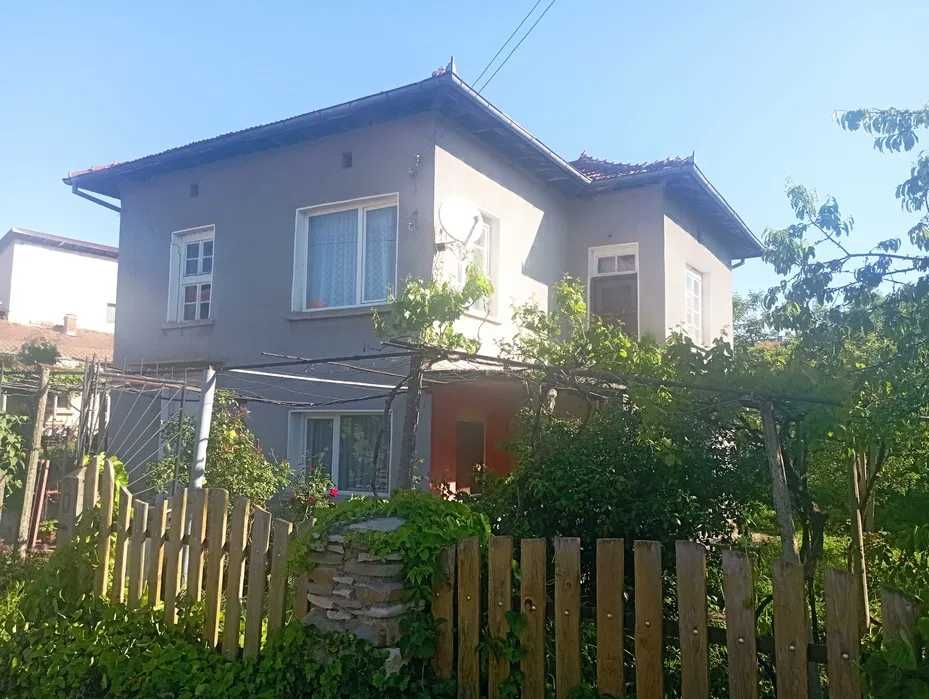 Продава се Къща в Луковит - 120 кв.м за 434 €/кв.м - Снимка #1