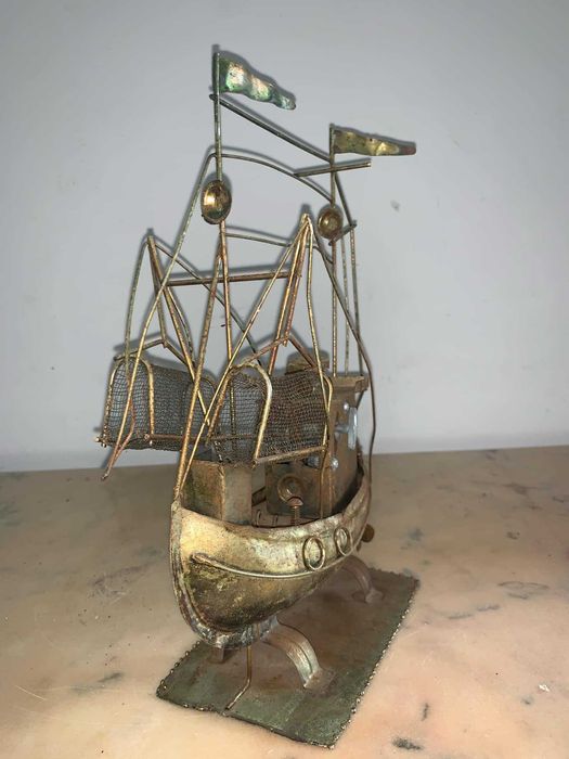 Corabie muzicala din fier facuta manual