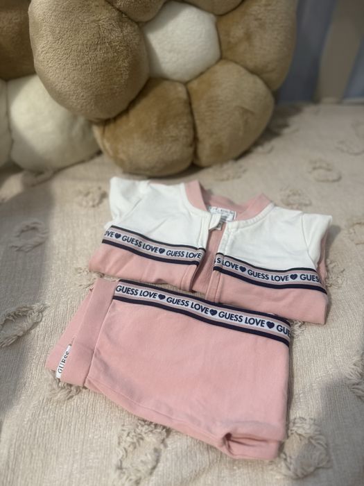 Комплект за бебе на Guess