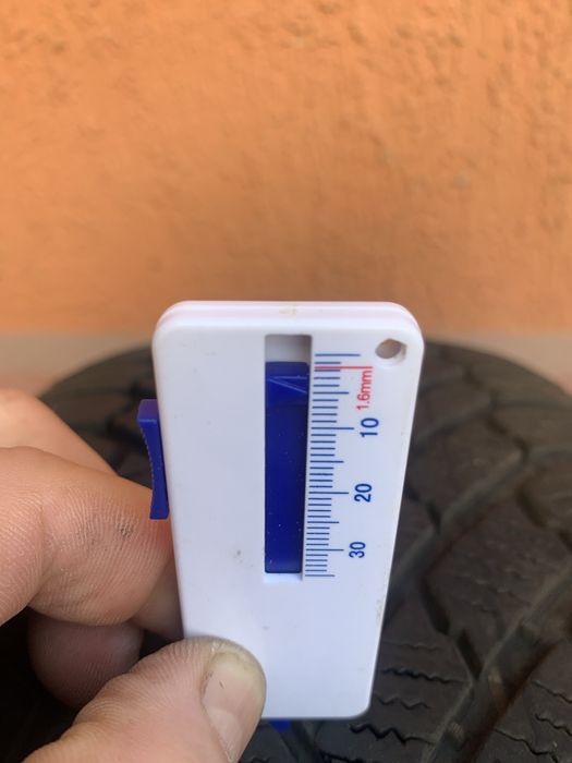 Vand doua anvelope continental iarna 17