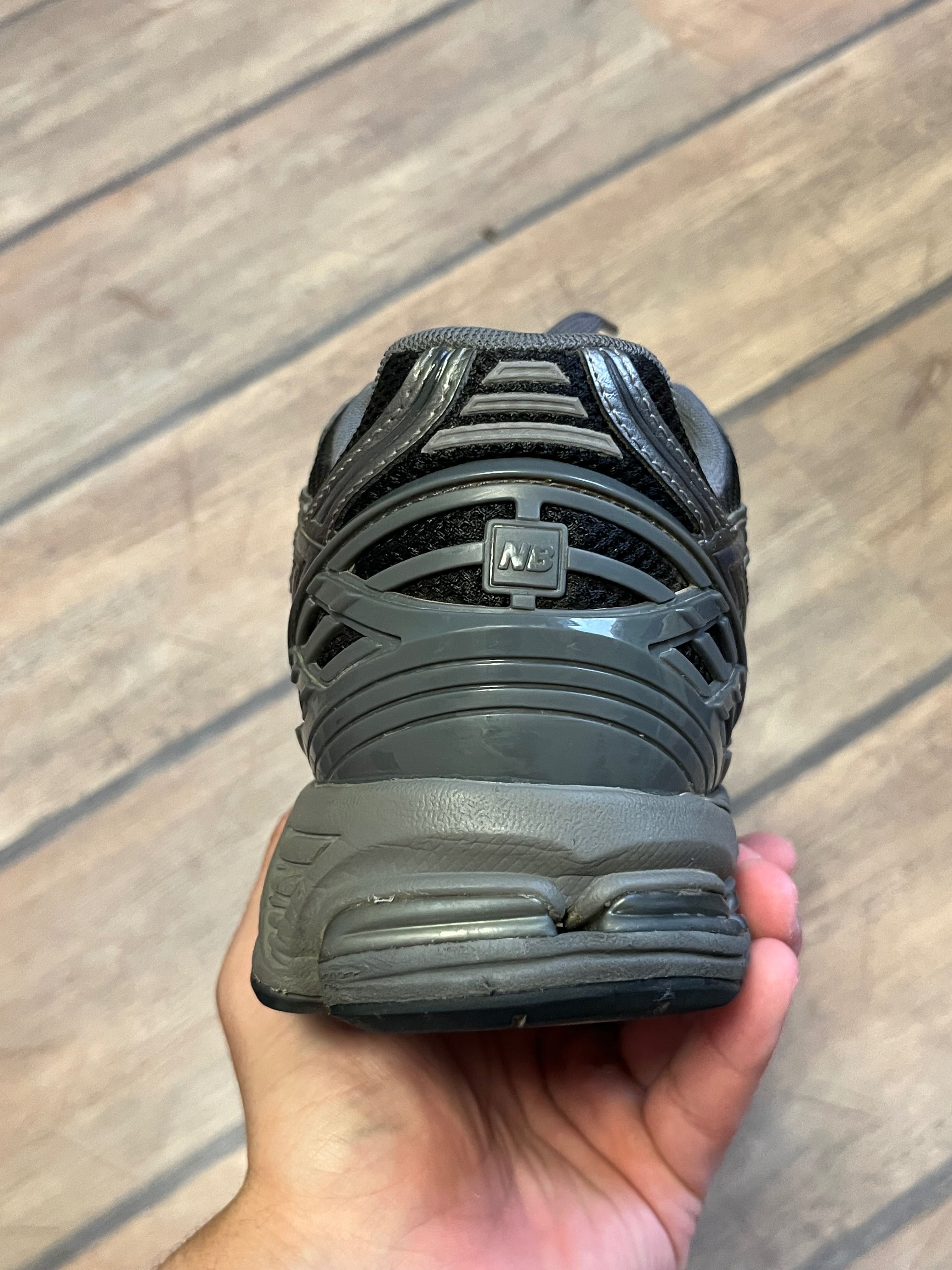 Обувки New Balance 1906
