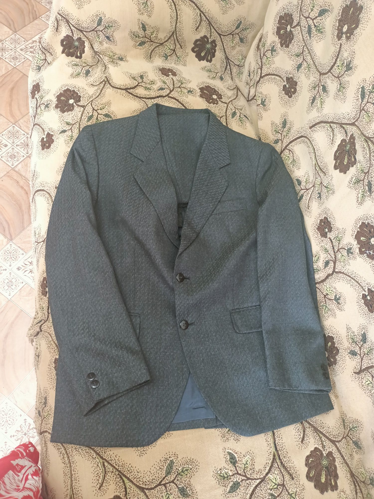 Продам мужскую одежду