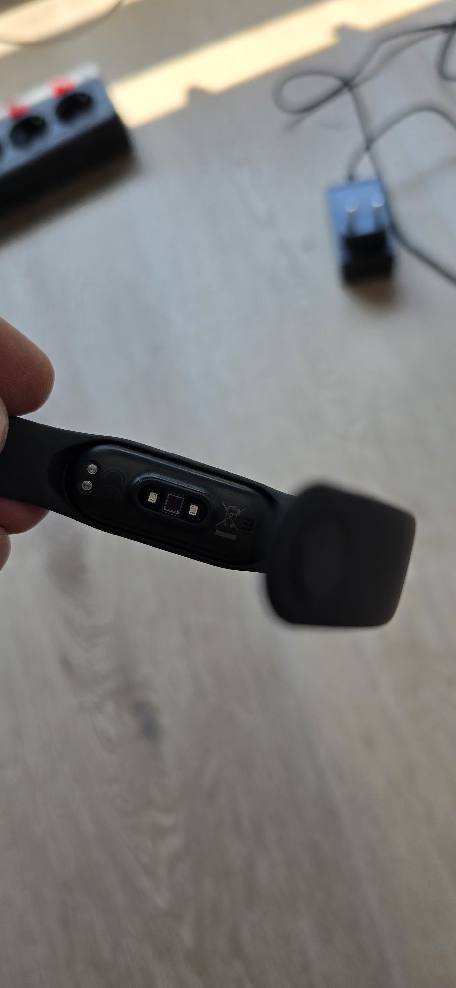 Продавам Mi Smart Band 4