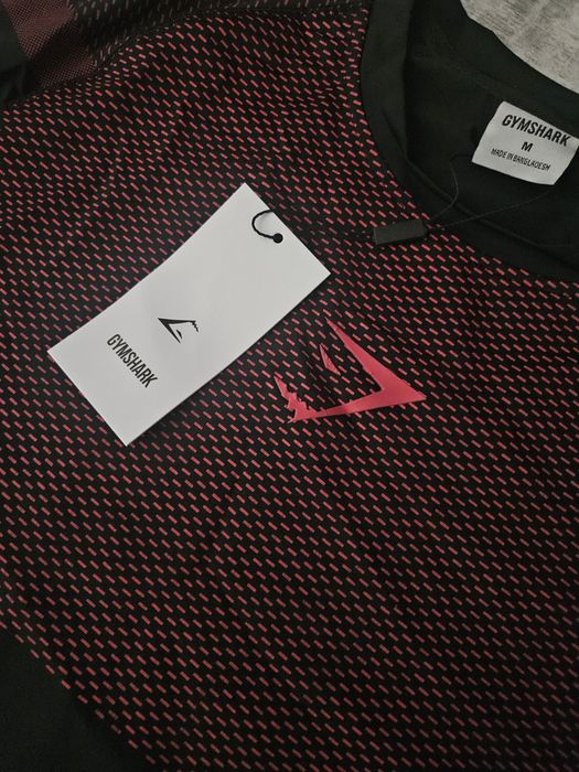 Gymshark Onyx V5 compression shirt