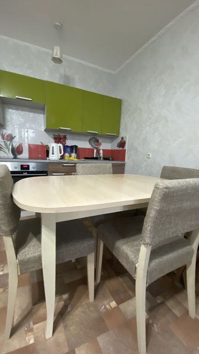 Продам Стол раздвижной из натурального дерева