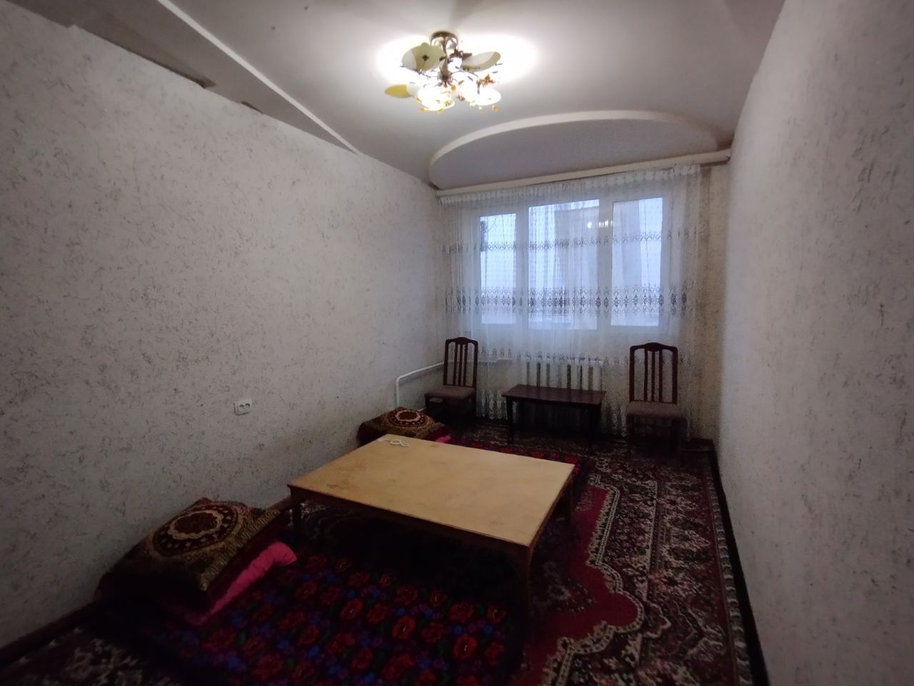 Квартира сотилад Жарарик 4.хонали 103-кв.м Жойи зу́р
