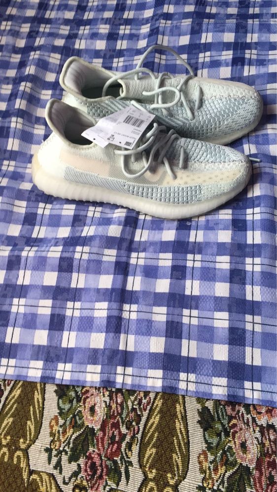 Adidas Yeezy Boost 350 V2 noi mărimea 43 1/2