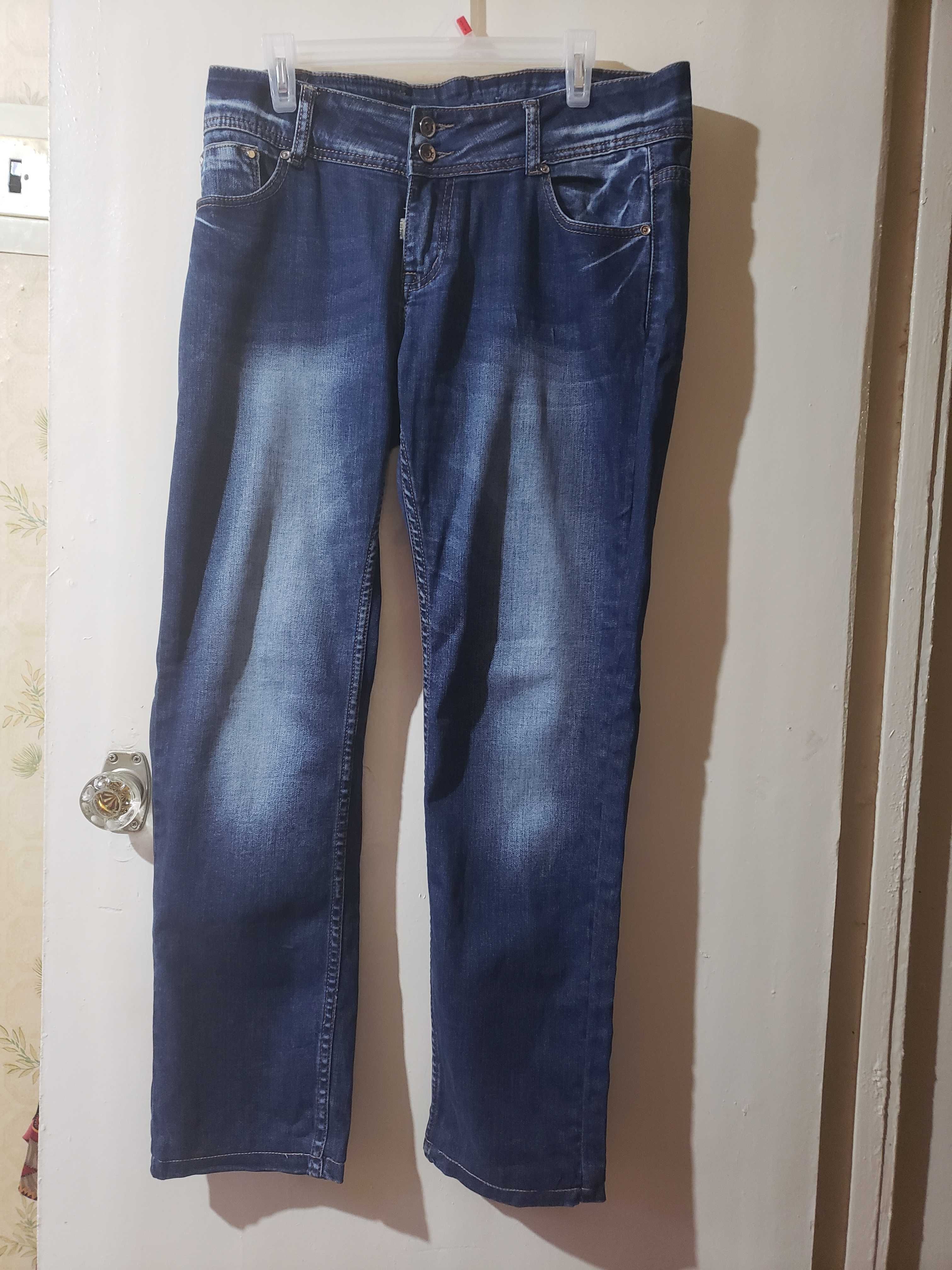 Продаются джинсы раз.48,женские