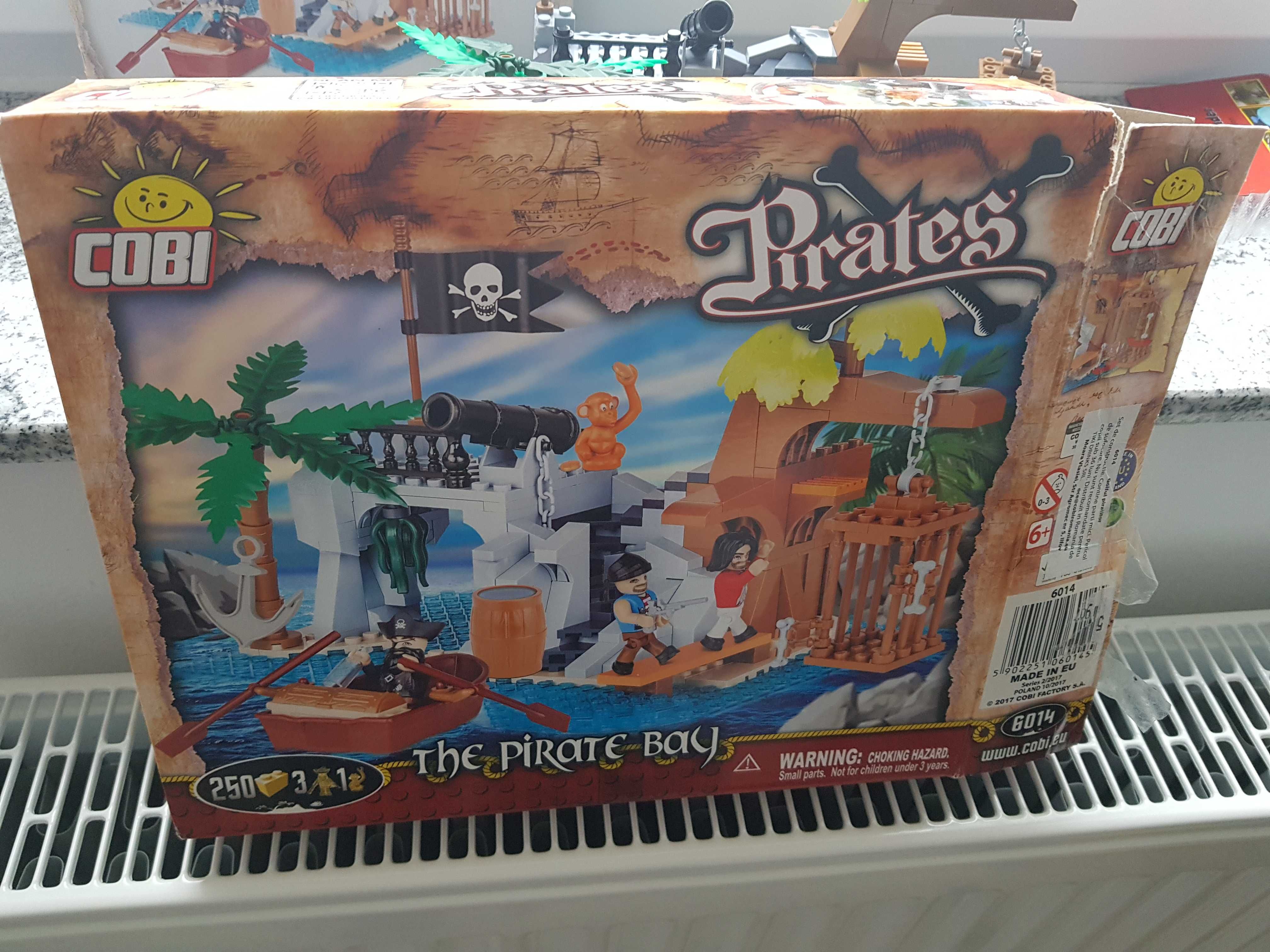 Set Constructie Cobi,Golful piratilor (250 piese)