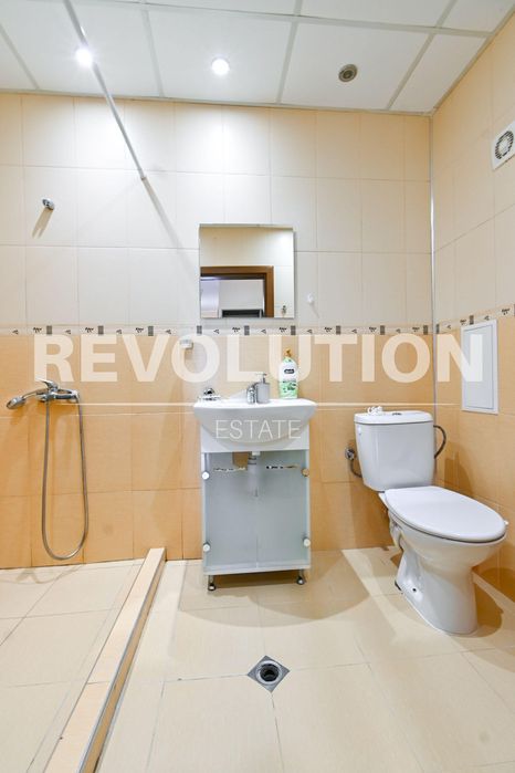 Тристаен апартамент в ж.к. Дружба 1 .