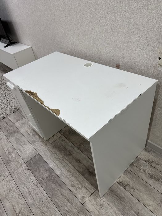 Письменный компьютерный стол парта