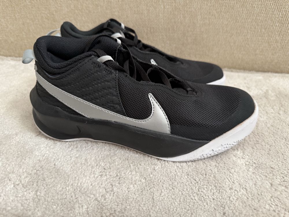 Маратонки NIKE Дамски/ детски Nike Team Hustle, номер 37,5