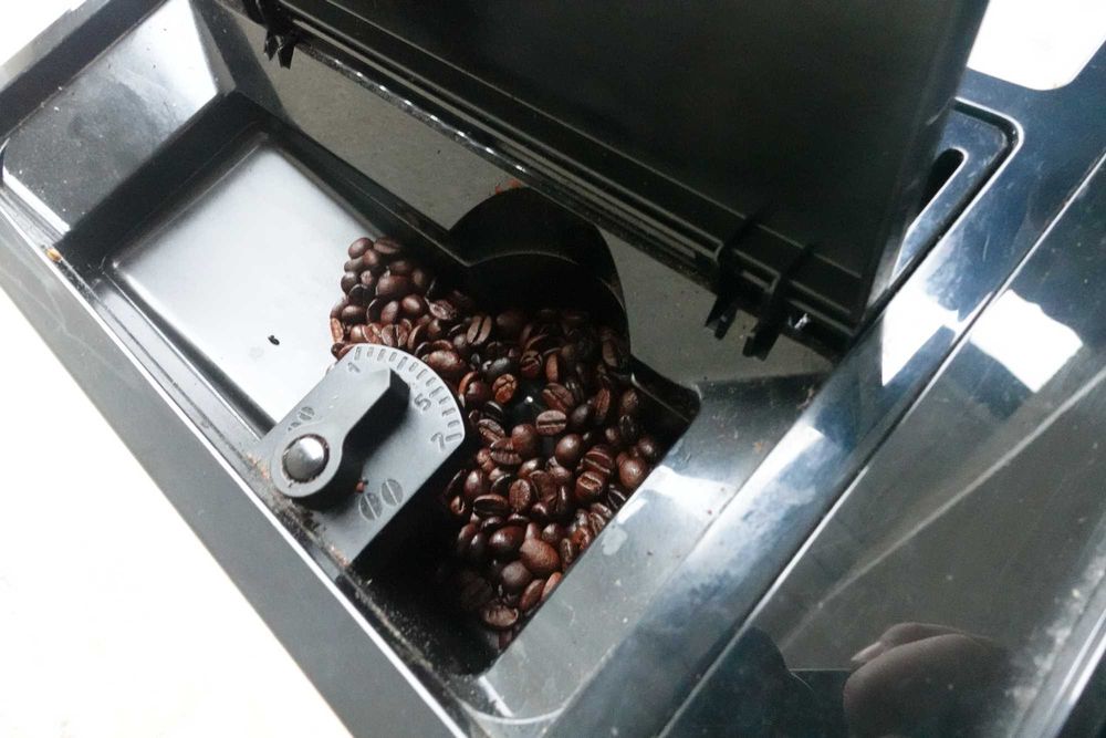 Espressor Delonghi perfecta cappuccino graphic touch fabricat Italia