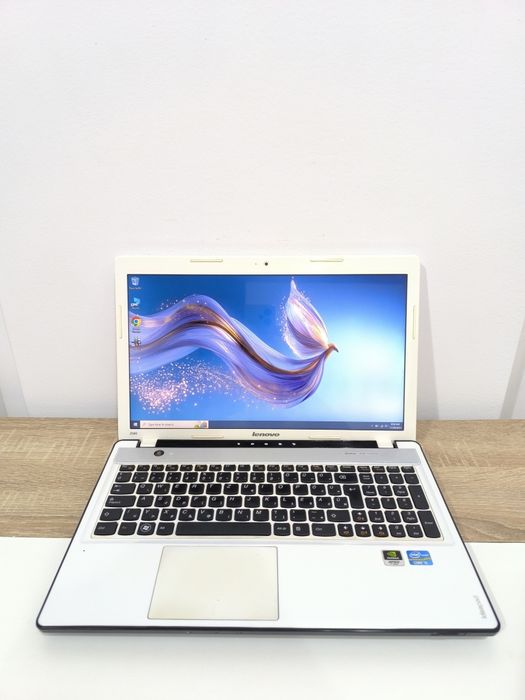 Lenovo i5 8gb 1000gb Video 2GB