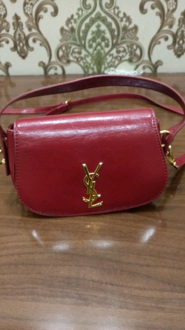 Бордовая сумка от YSL