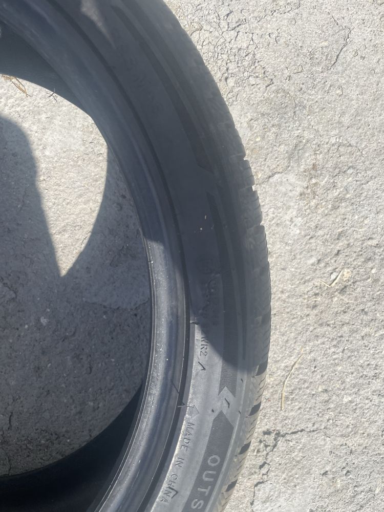 2  броя зимни гуми Sailun ice brazer 225/40/18 гаранционни