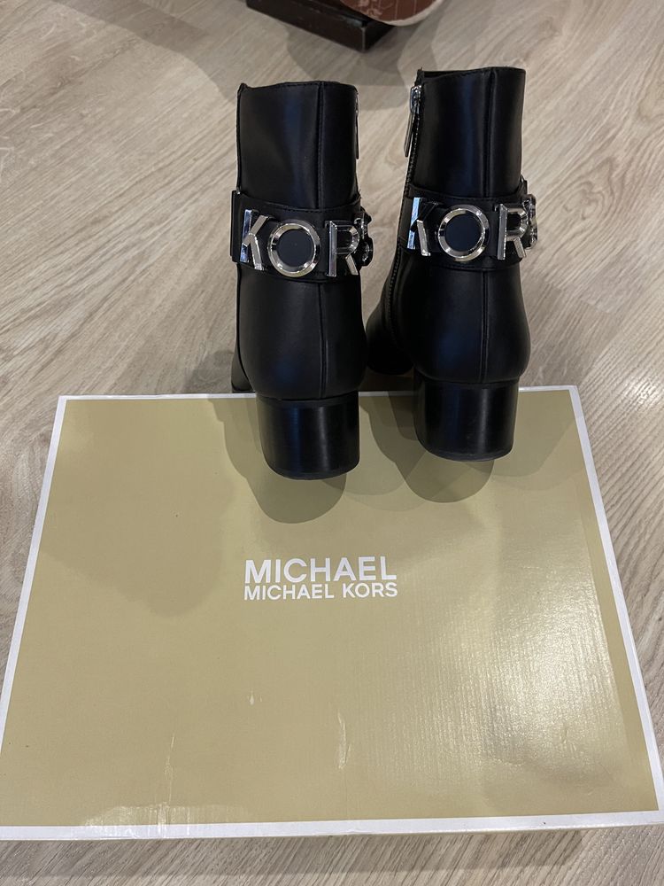 Боти Michael Kors