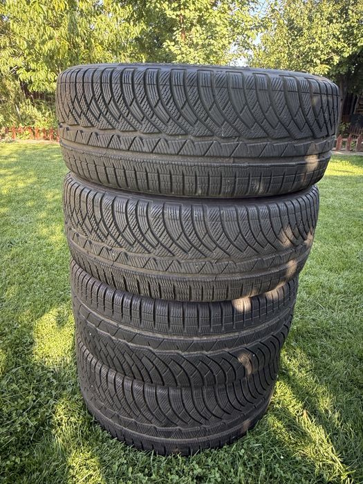 Anvelope iarna  2 latimi 5,5 mm 245/40.   225/45r18 michelin