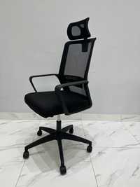 Офисное кресло модель Тонй блак