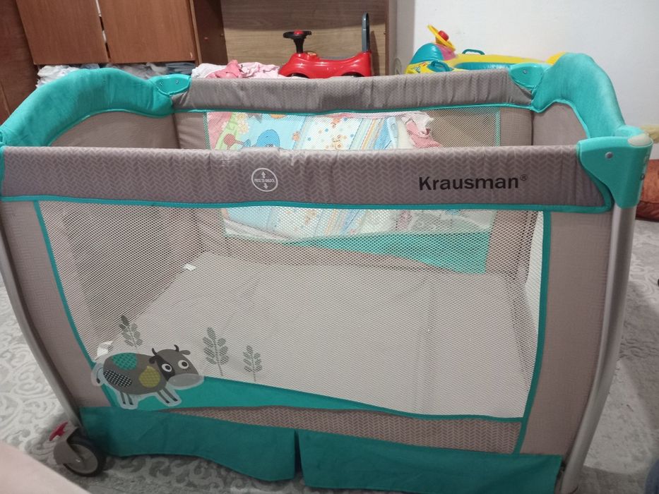 Vand pătuț +saltea în stare buna