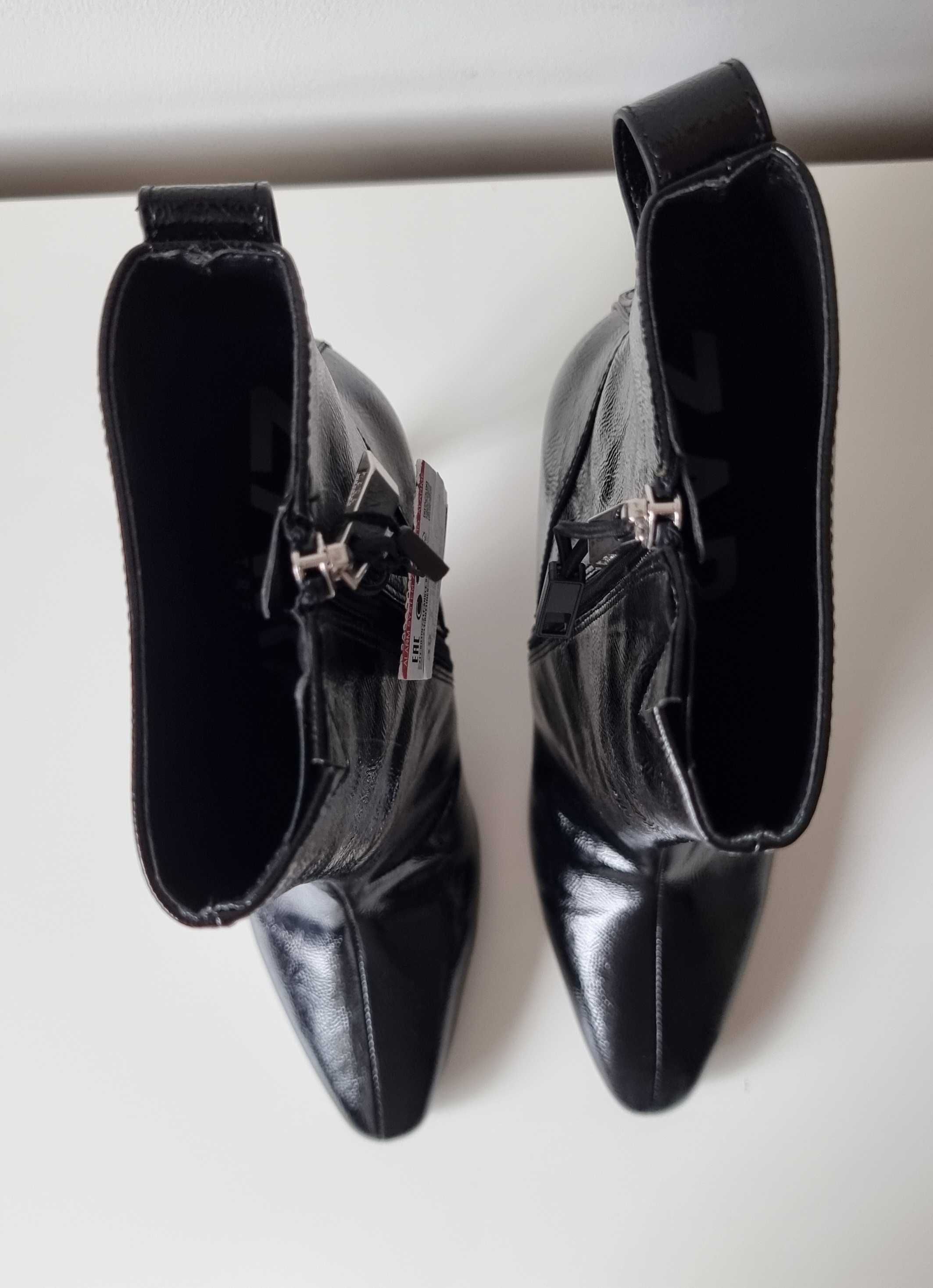 Черни боти Zara 39 номер, лак