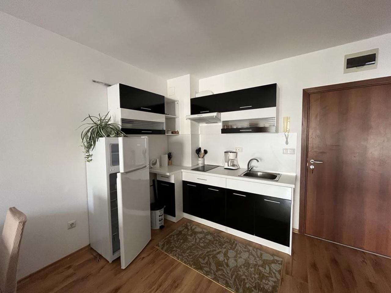 Продава се Двустаен апартамент в Свети Влас - 70 кв.м за 943 €/кв.м - Снимка #2