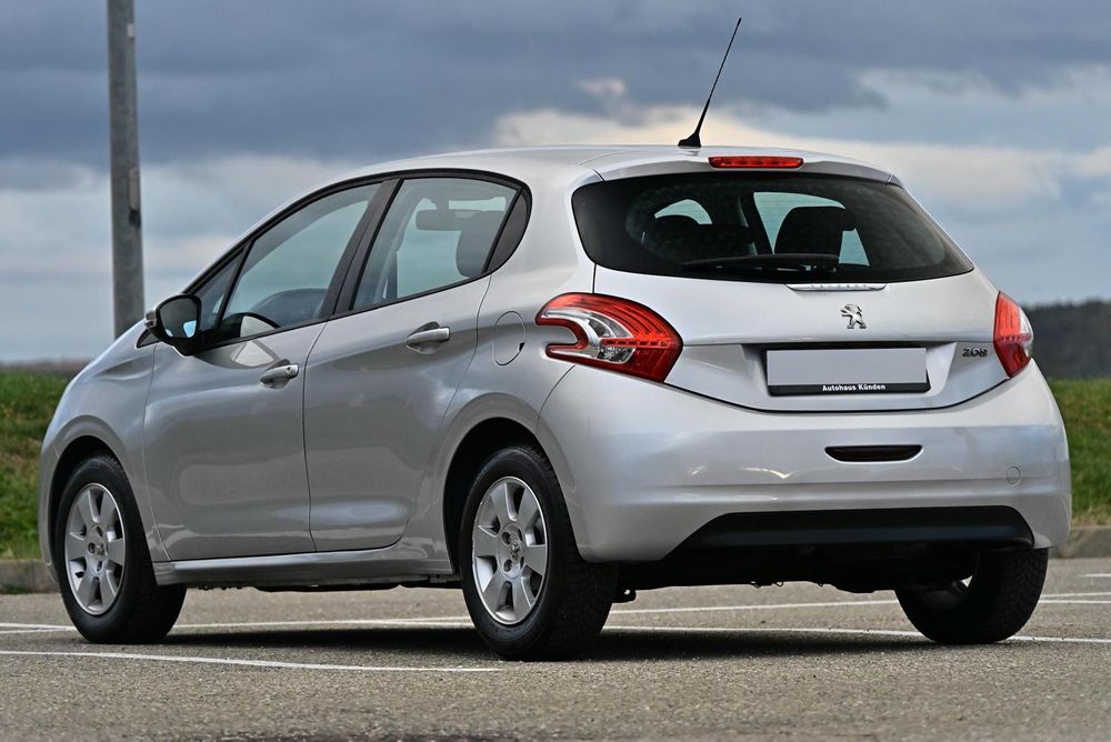 Peugeot 208 1.2 benzina