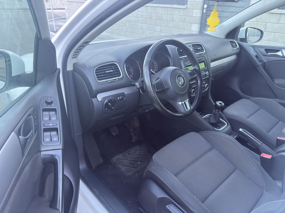 VW Golf VI 1,6 Tdi 2010 Hatchback Recent adus
