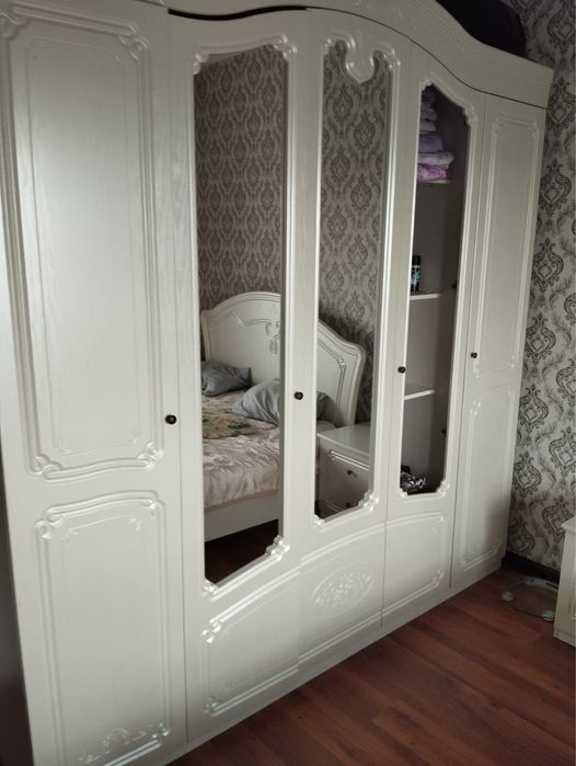 Спальный гарнитур