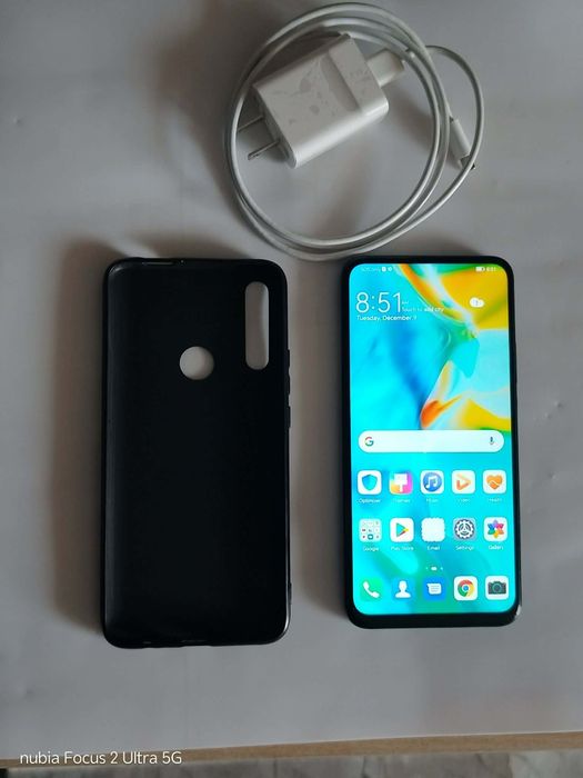 Телефон Huawei Y9