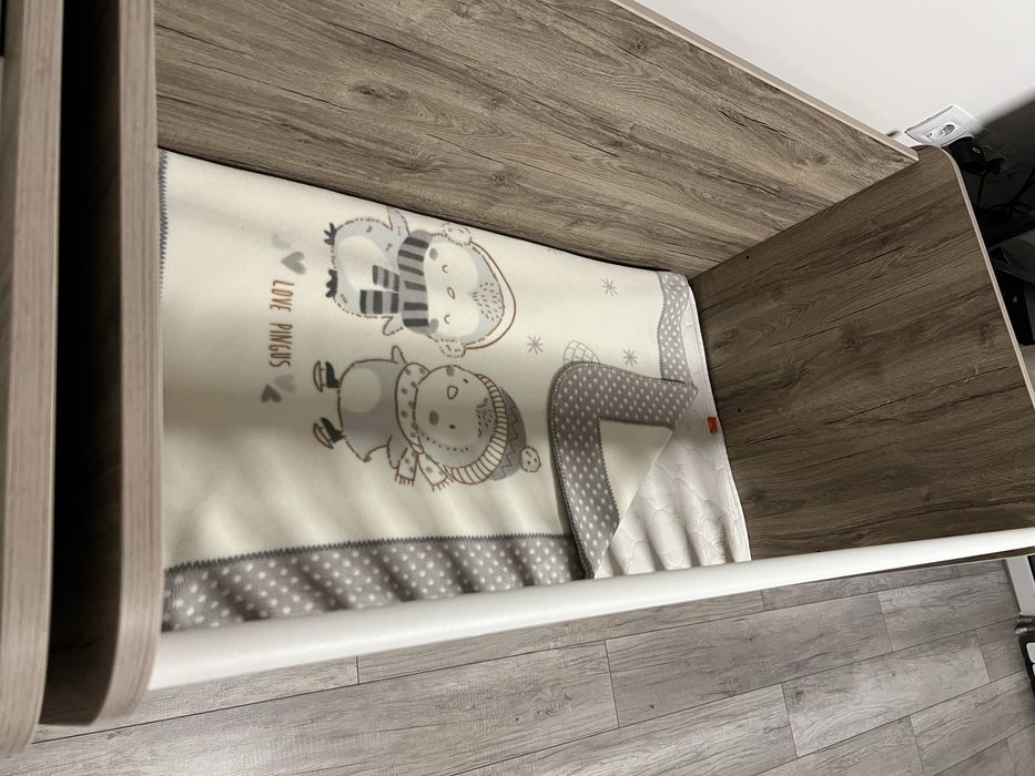 Бебешка кошара в отлично състояние