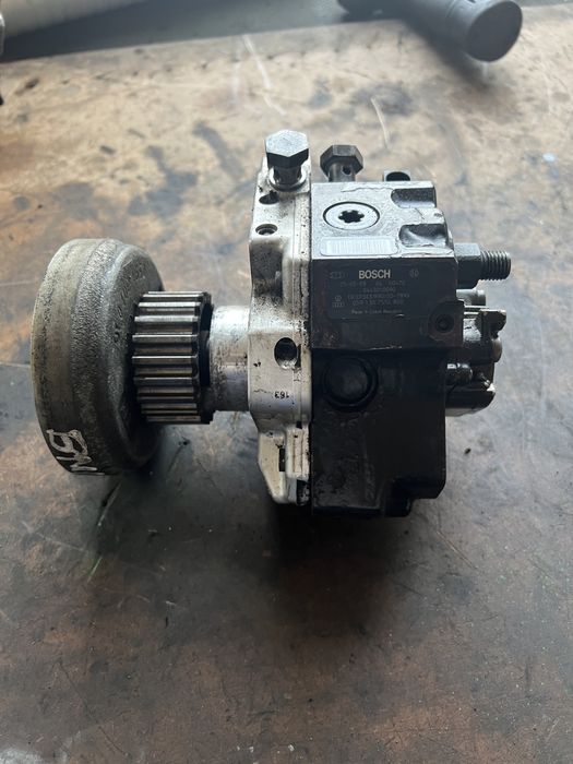 Pompa Inalte Audi A6 4F 2.7 TDI OE:059130755E