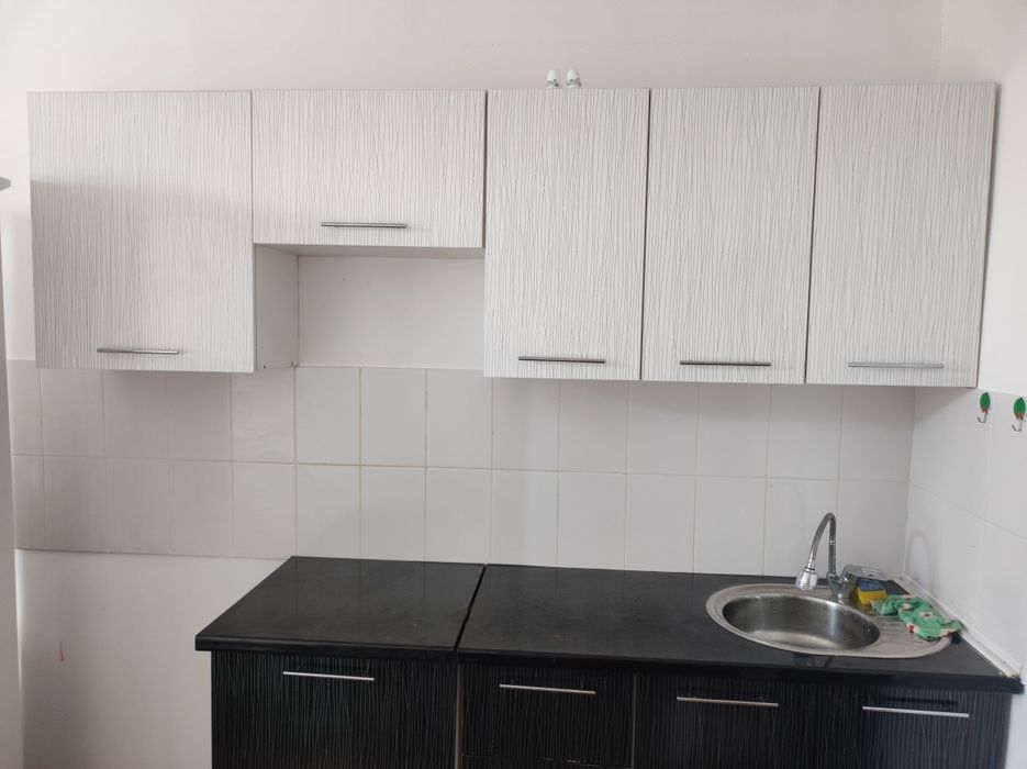 Кухонный гарнитур с краном