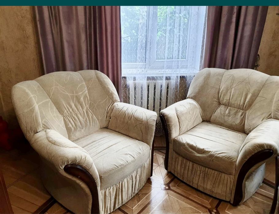 Продам  кресла 2 шт в хорошем состоянии, внимание всего за 4000