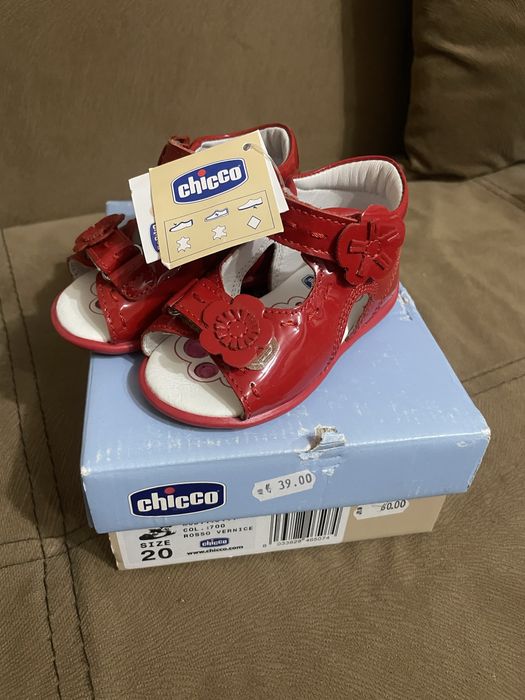 Обувки за прохождане/сандали Chicco