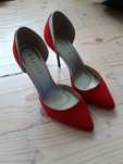 pantofi rosii gen stiletto, din piele