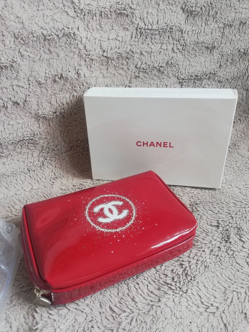 Портмоне CHANEL, оригинално, ново.