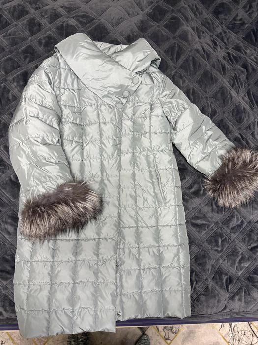 Продам куртку женскую