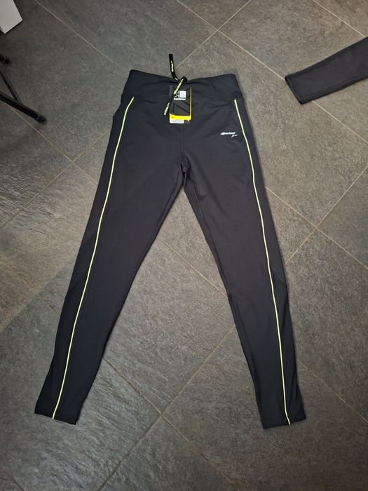 Нови дрехи с етикети на едро