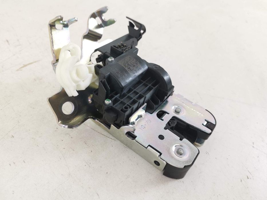 Брошка Хаион Шкода Октавия / Skoda Octavia MK4 Facelift Комби Оригинал