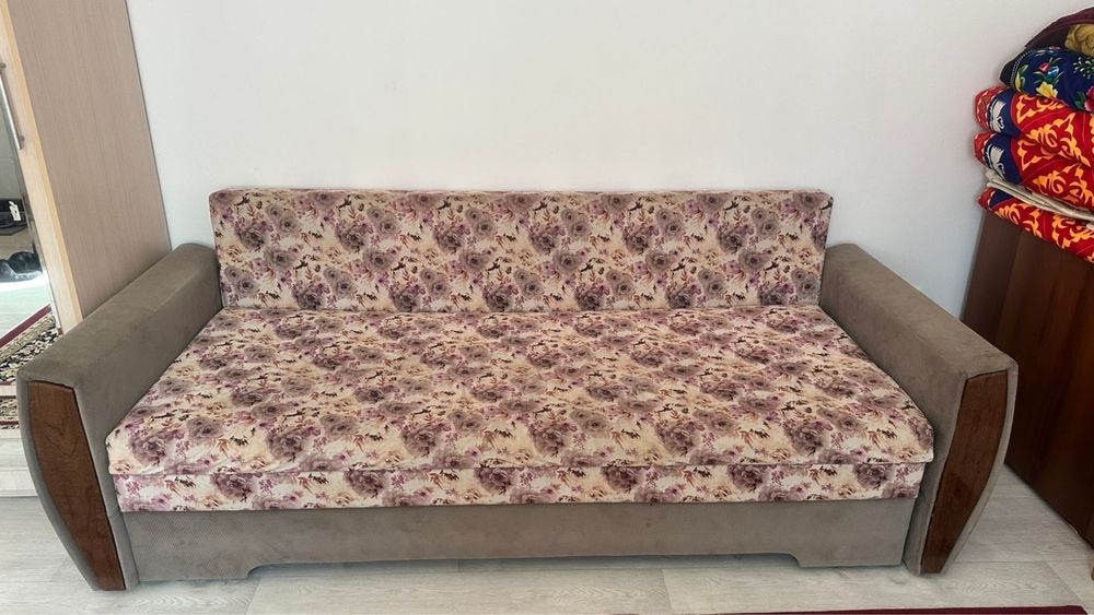 Продам диван в хорошем состоянии