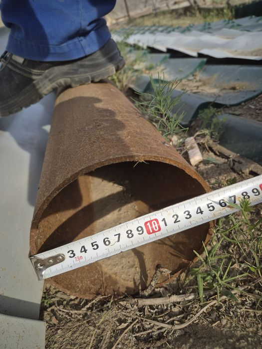 Труба круглая, железная, диаметр 160 мм, толщина стенки 4 мм.