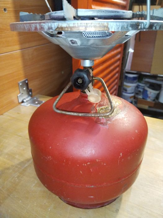 Газов котлон и бутилка
